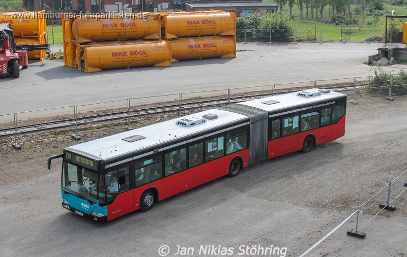 31) 0523-25,VHH-SWN,JNS.jpg